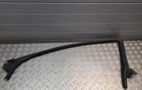Audi A7 S7 4G Front door glass trim molding 4G8845353