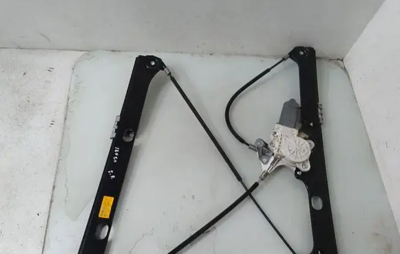 Mercedes-Benz Vaneo W414 Front door window regulator with motor 
