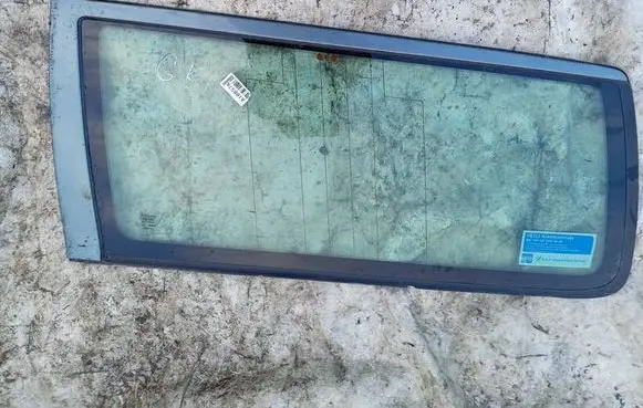 Volvo V70 Rear side window as2