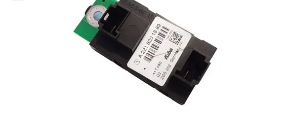 Mercedes-Benz S W221 Aerial antenna amplifier A2218201889