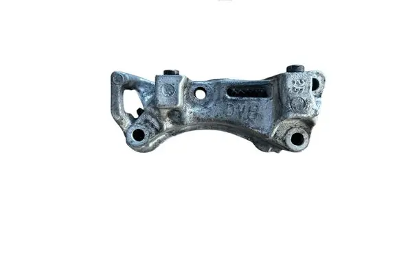 Engine mounting bracket