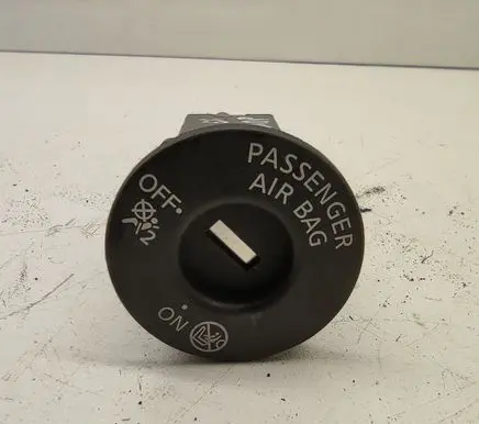 Passenger airbag on/off switch