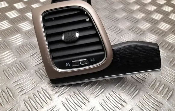 Jeep Grand Cherokee Rear air vent grill X90016503MR