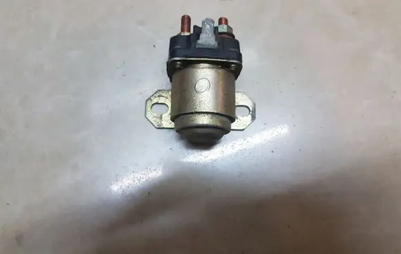 Mitsubishi Pajero Sport I Glow plug pre-heat relay MD337888