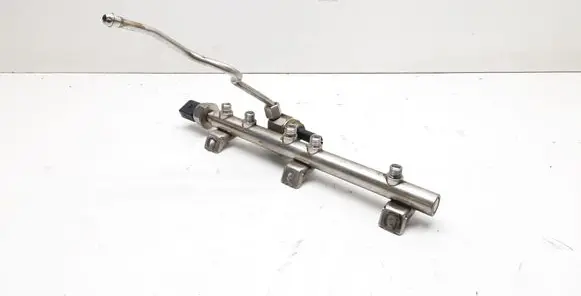 BMW 1 E82 E88 Fuel main line pipe 7537319 7562474