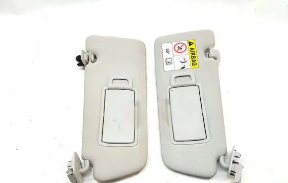 Sun visor clip/hook/bracket