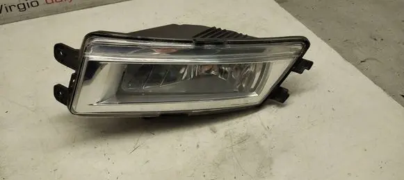 Volkswagen PASSAT B7 Front fog light 02171510