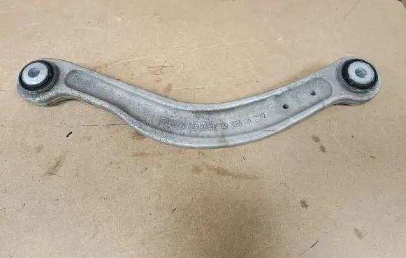 Mercedes-Benz C AMG W205 Rear control arm A2043500132