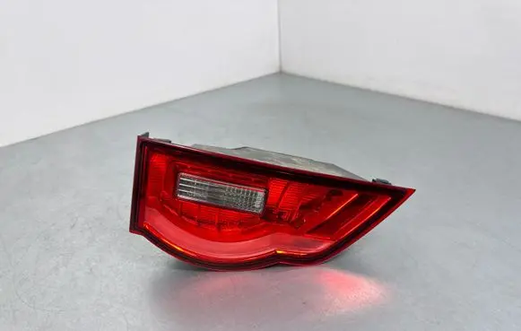 Jaguar F-Pace Tailgate rear/tail lights HK8315K273AA