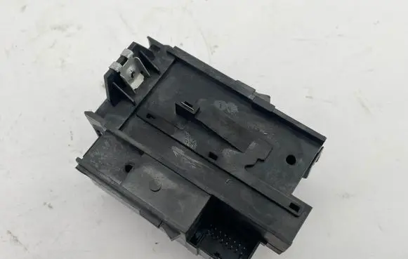 Volkswagen PASSAT CC Ignition lock 3C0905843Q