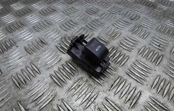 Toyota Prius+ (ZVW40) Electric window control switch 192801