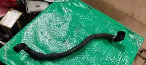 BMW 5 F10 F11 Engine coolant pipe/hose 7619687 16188010
