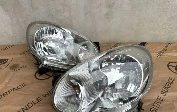 Nissan Micra Headlights/headlamps set 