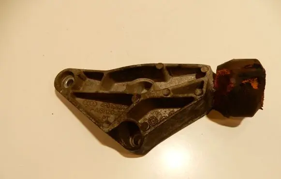 Audi A6 S6 C6 4F Engine mount bracket 4F0199343K 52297