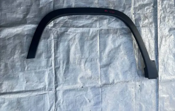 Jeep Cherokee Front arch trim 