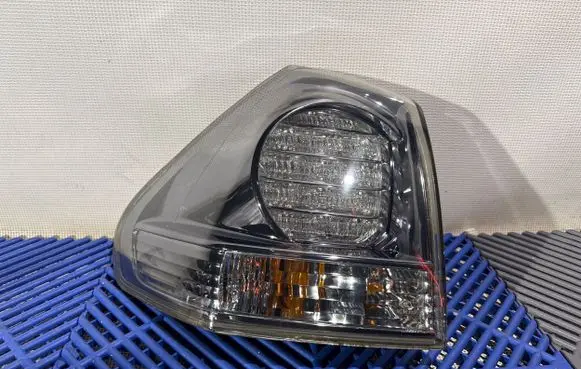 Lexus RX 330 - 350 - 400H Rear/tail lights 12V39704W 4864 4840