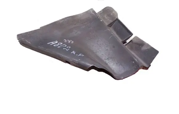 Audi A8 S8 D2 4D Engine splash shield/under tray 4D0821107