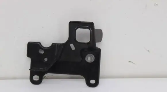 Mercedes-Benz G W463 2nd Gen Fender mounting bracket A4638807202 01211A