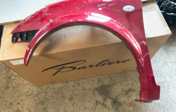Suzuki Swift I Fender
