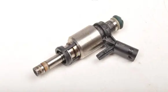 Seat Leon (5F) Fuel injector 06L906A02