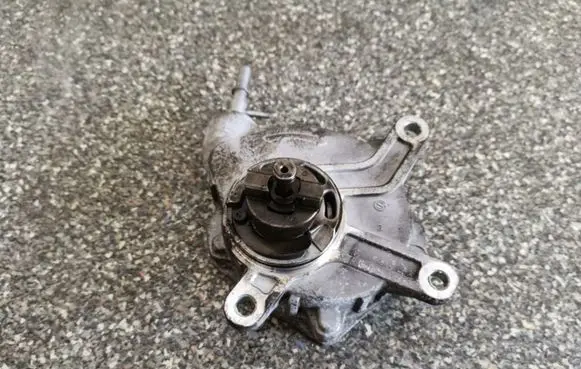 Toyota Avensis T250 Vacuum pump