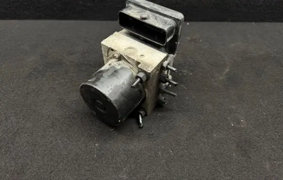 Volkswagen Polo ABS Pump 6Q0614117Q 6Q0907379AA