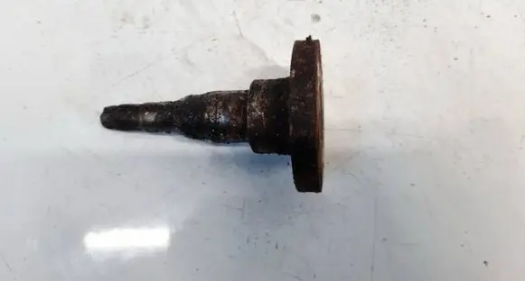 Volkswagen Golf III Stub axle 