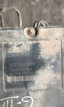 Volkswagen Golf III ABS Pump 3A0907379D 10094603113