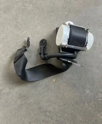 BMW i3 Rear seatbelt 7305644 1051082