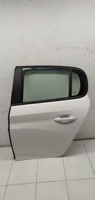 Peugeot 208 II Rear door 