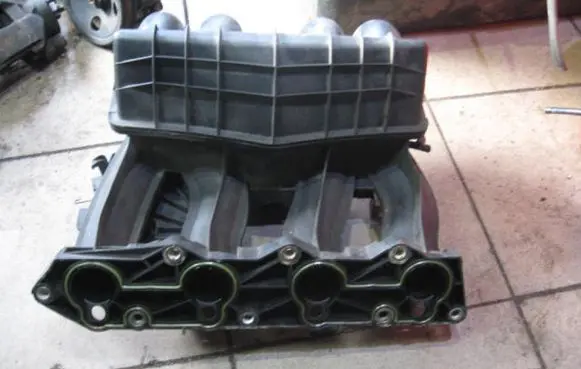 Mercedes-Benz C W202 Intake manifold A1111402101 18I90KW 2900301949