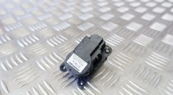 Mitsubishi Outlander A/C air flow flap actuator/motor CSA512T010