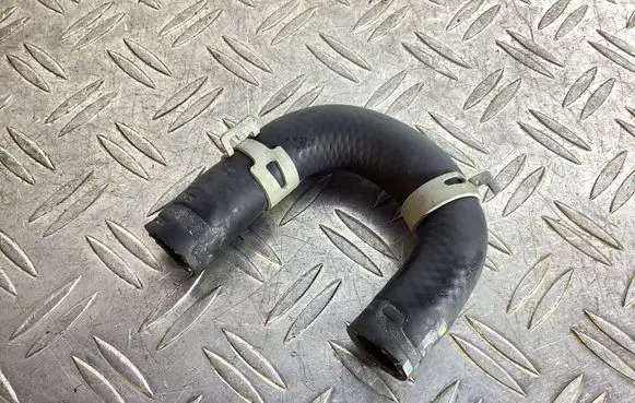 Engine coolant pipe/hose