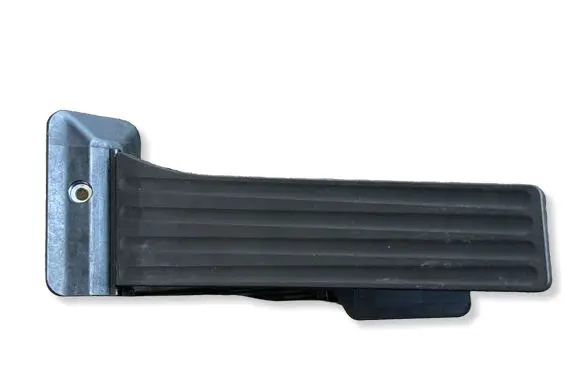 BMW 4 F32 F33 Accelerator throttle pedal 12037313DE