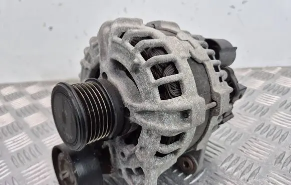 Mercedes-Benz C W204 Generator/alternator A0009062003 120904 0125711032
