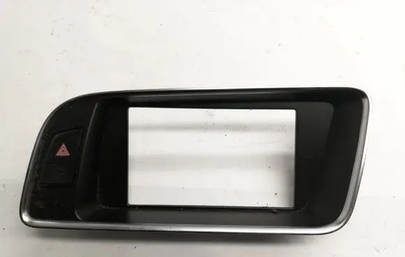 Radio/GPS head unit trim