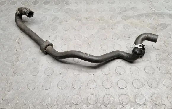 BMW 5 E60 E61 Engine coolant pipe/hose 6910758