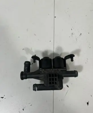 BMW 5 F10 F11 Coolant heater control valve 9310349