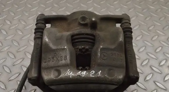 Mercedes-Benz GLA W156 Front brake caliper