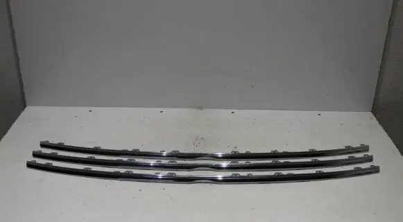 Volkswagen Caddy Front bumper upper radiator grill 2K5853761C