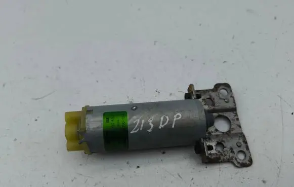 Volvo S80 Seat adjustment motor 0130002530