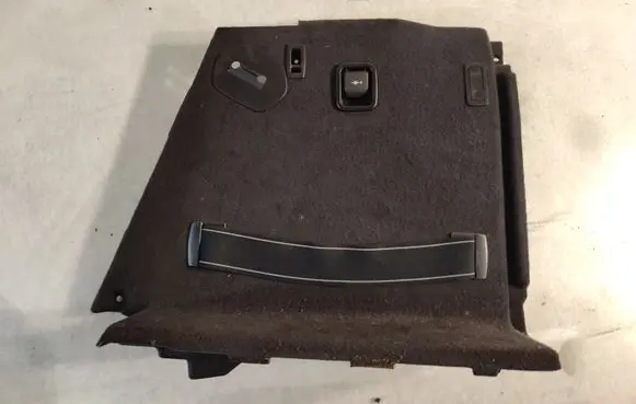 Trunk/boot side trim panel