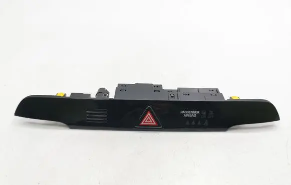 Hyundai Tucson TL Hazard light switch 93700D7800 3D136N1000