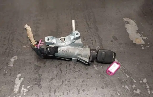 Audi A8 S8 D2 4D Ignition lock 4D0905851D