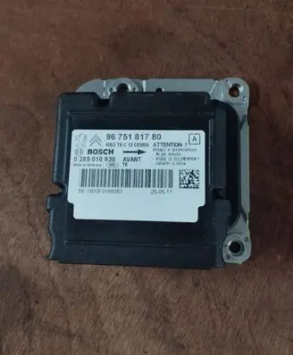 Peugeot 3008 I Airbag control unit/module 9675181780