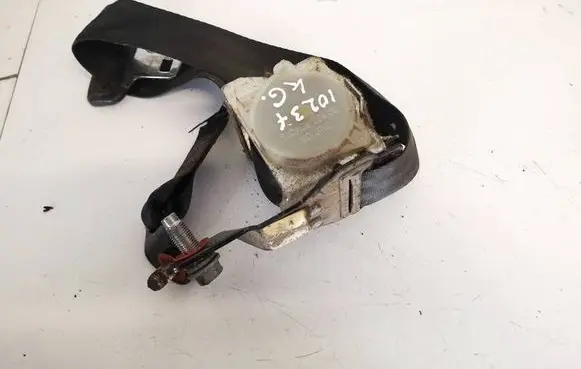 KIA Ceed Rear seatbelt 898101h000