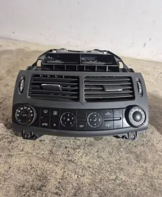 Mercedes-Benz E W211 Climate control unit 2118300390 00024205
