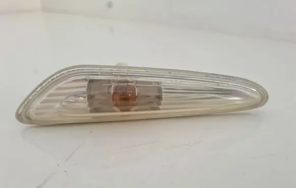 BMW 3 E46 Front fender indicator light 69113716 118316