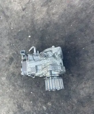 Volvo V40 Fuel injection high pressure pump 31432135