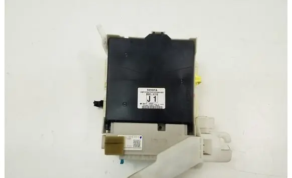 Toyota Prius (XW30) Fuse module 8273047450